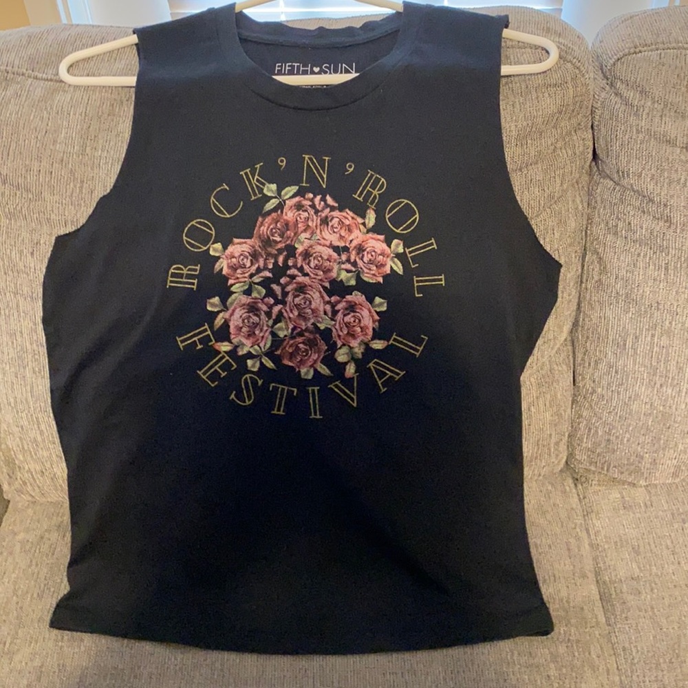 Rock N Roll tank. No flaws.